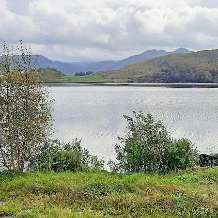 11 Person In Gjesdal-by Traum